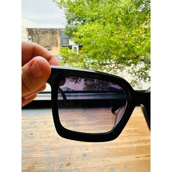 LOUIS VUITTON Black Gold Arrow Chain Sides Edge Cat Eye Sunglasses - Picture 8 of 11